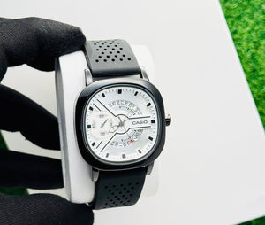 Analog Men’s Wrist Watch